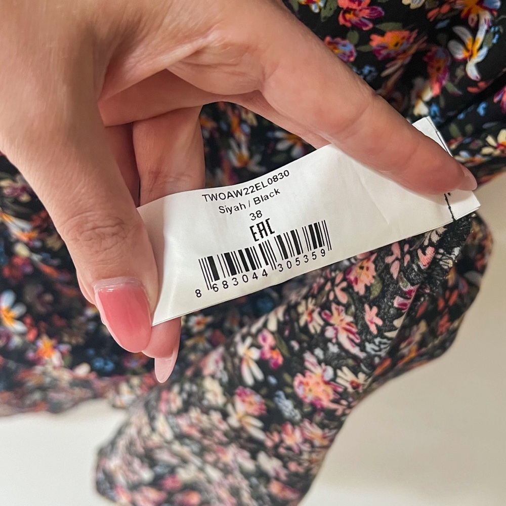 Long Sleeve Colorful Floral Midi Dress - Picture 12 of 13